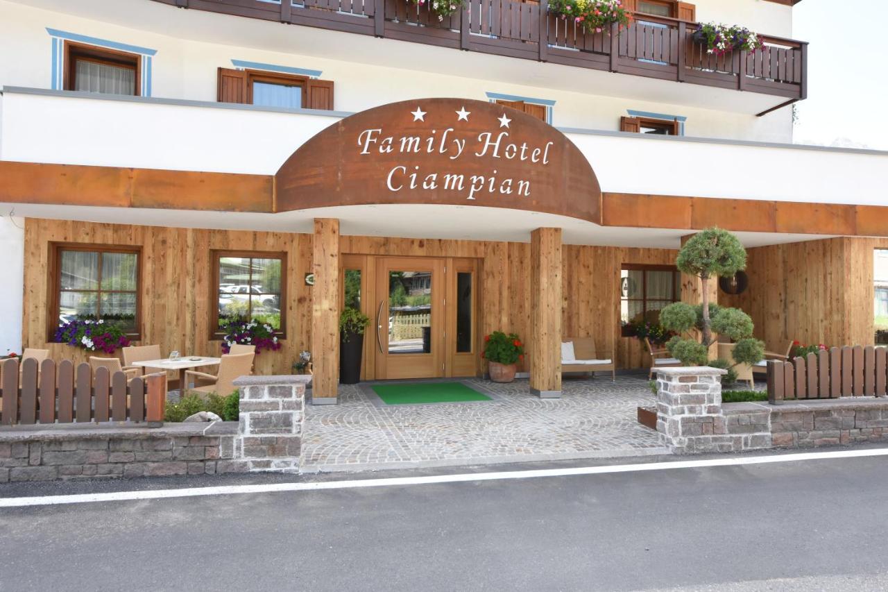 Hotel Ciampian Моэна Экстерьер фото